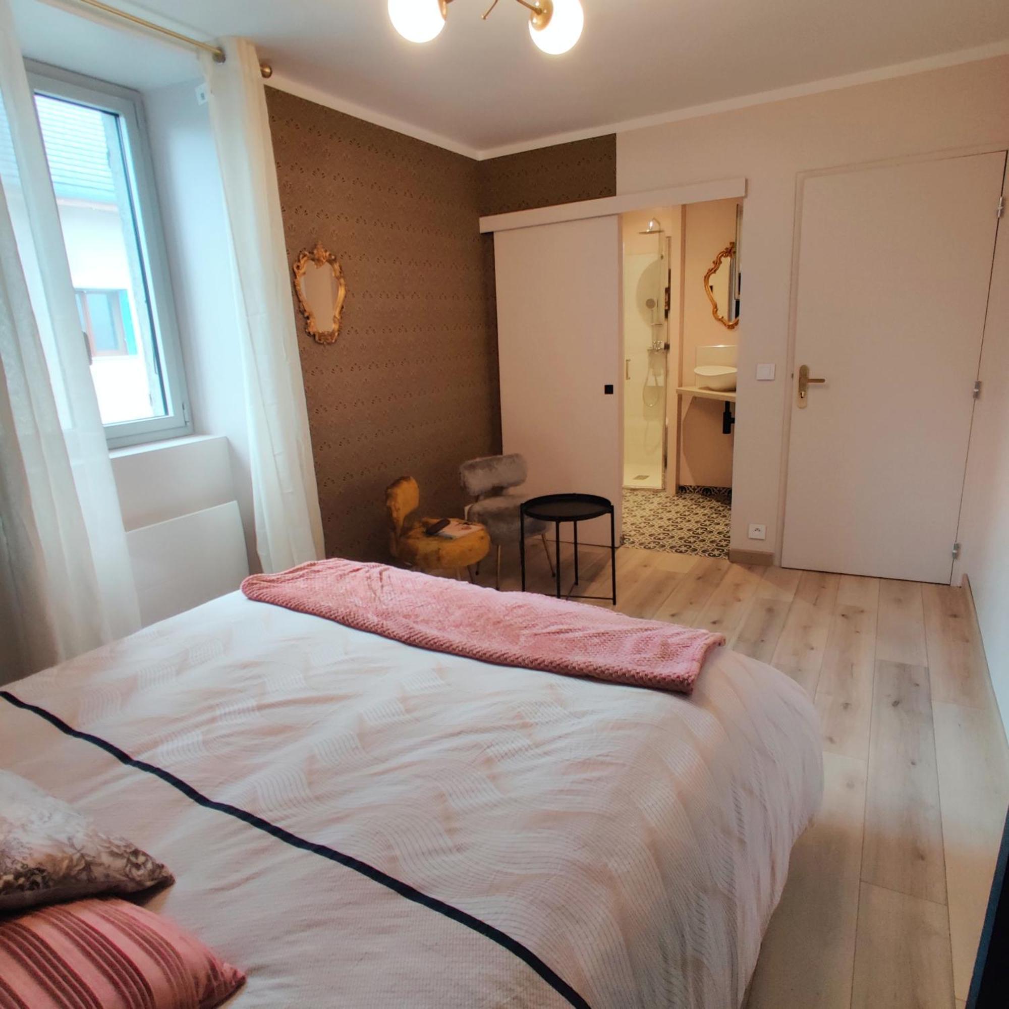 Hotel Au Coin Du Chemin à Chambéry Chambre photo